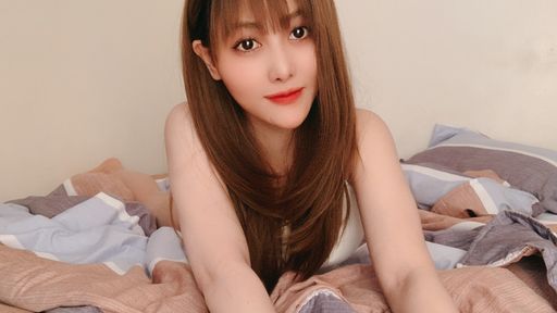 juliebaby-swag-色情高顏值?露臉露點淫蕩表情玩著奶頭