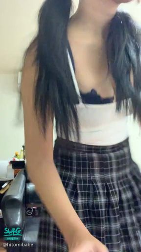 hitomibabe-swag-雙馬尾學生妹風格直播跳舞-翹臀