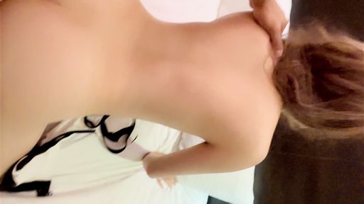 leoncinobb-swag-終於操到欠幹的鄰家女孩?下集