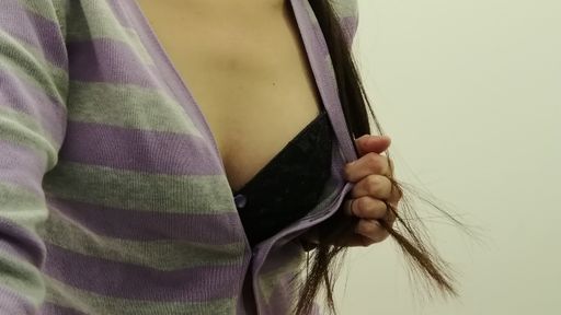 angelabibi-swag-第一次玩棒棒的体验 *迫不及待又在公司躲起来高潮*
