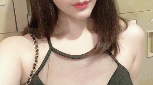 ladylena-swag-主播第一次嘗試足交 美趾上下摩擦讓你通通射我腳上?